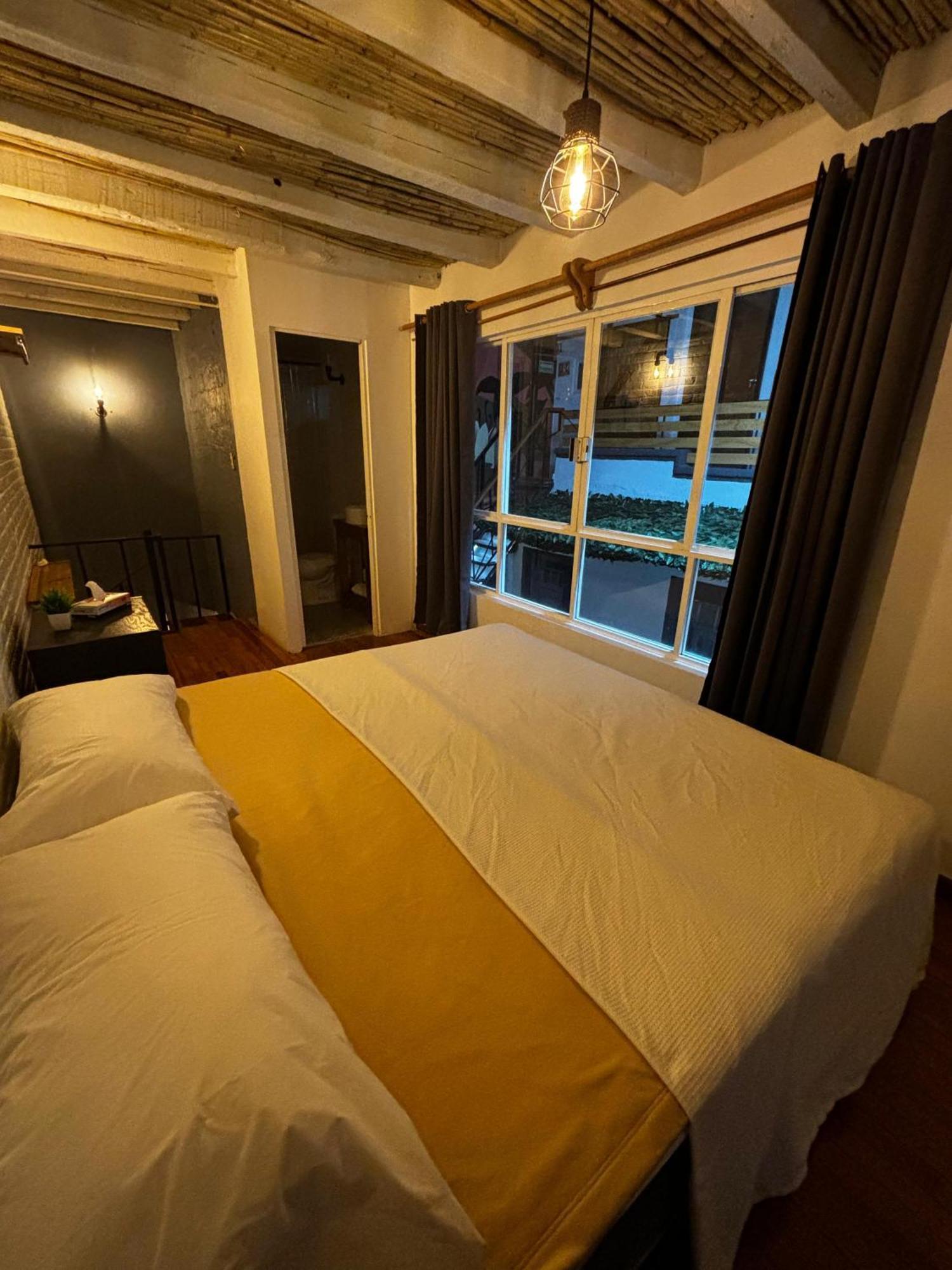 Deluxe King Suite,1635924510:JPEG